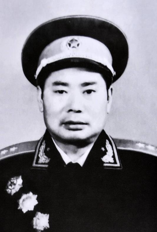 媒体：让鲁迅夹烟天塌不下来媒体的力量，鲁迅与夹烟天塌不下来的信念